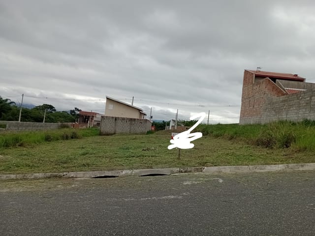 Terreno com 300m², à venda, no bairro Quintas de Santa Cruz em Taubaté