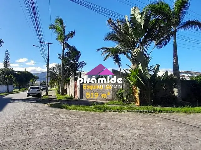Terreno com 519m², à venda, no bairro Pontal de Santa Marina em Caraguatatuba