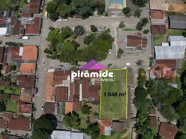 Terreno com 1048m², à venda, no bairro Centro em São Francisco Xavier