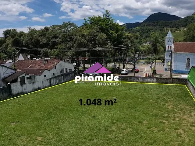 Terreno com 1048m², à venda, no bairro Centro em São Francisco Xavier