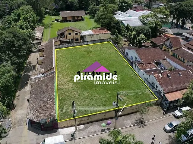 Terreno com 1048m², à venda, no bairro Centro em São Francisco Xavier