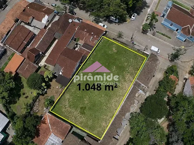 Terreno com 1048m², à venda, no bairro Centro em São Francisco Xavier