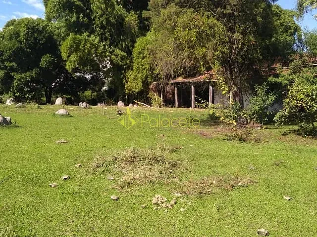 Terreno à venda, no bairro Jardim Eloyna em Pindamonhangaba