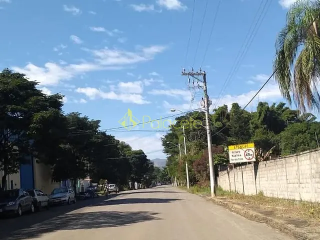 Terreno à venda, no bairro Jardim Eloyna em Pindamonhangaba