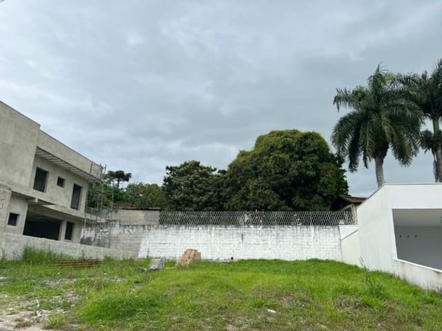 Terreno com 140m², à venda, no bairro Centro em Tremembé