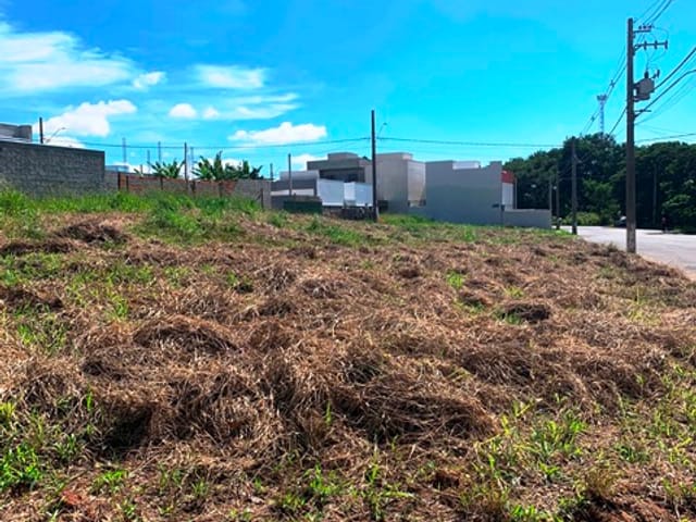 Terreno com 291m², à venda, no bairro Loteamento Residencial e Comercial Flamboyant em Pindamonhangaba