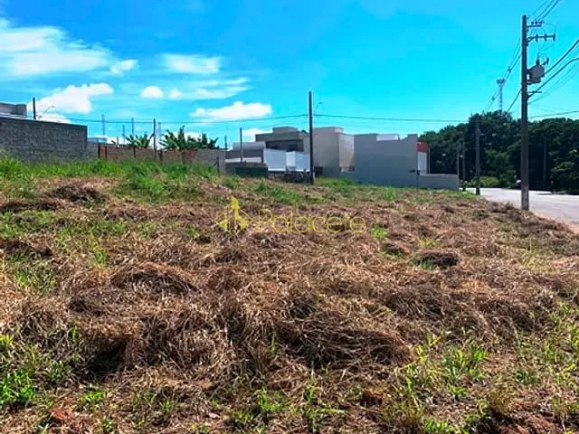 Terreno com 291m², à venda, no bairro Loteamento Residencial e Comercial Flamboyant em Pindamonhangaba