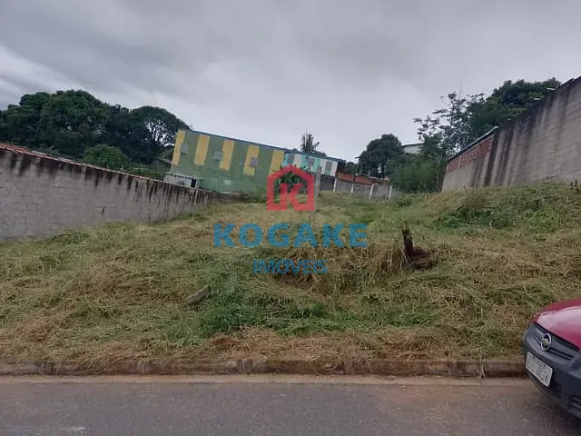 Terreno com 740m², à venda, no bairro Santa Lúcia em São José dos Campos