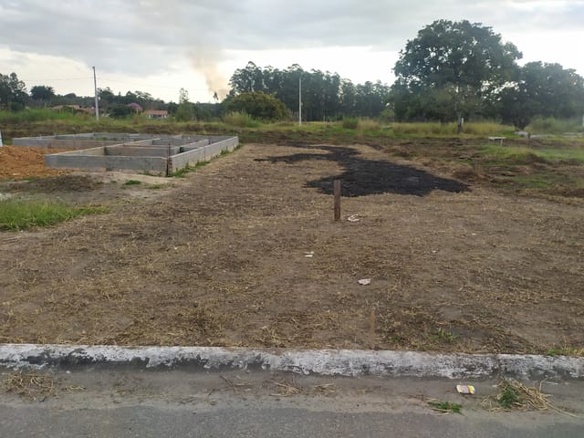 Terreno com 300m², à venda, no bairro Residencial e Comercial Portal dos Eucaliptos em Pindamonhangaba