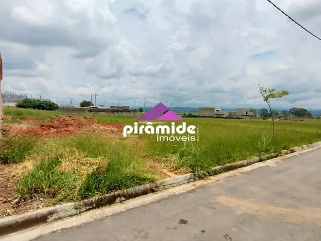 Terreno com 250m², à venda, no bairro Eugênio de Mello em São José dos Campos