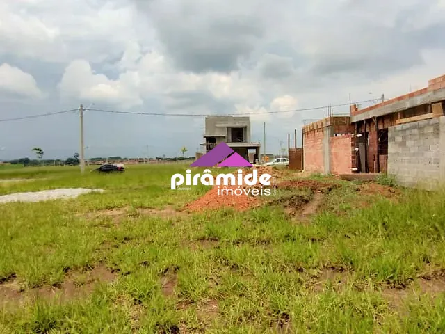 Terreno com 250m², à venda, no bairro Eugênio de Mello em São José dos Campos