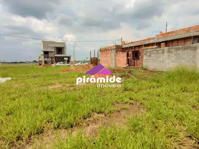 Terreno com 250m², à venda, no bairro Eugênio de Mello em São José dos Campos