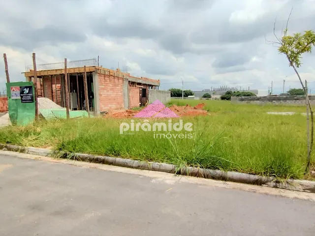Terreno com 250m², à venda, no bairro Eugênio de Mello em São José dos Campos