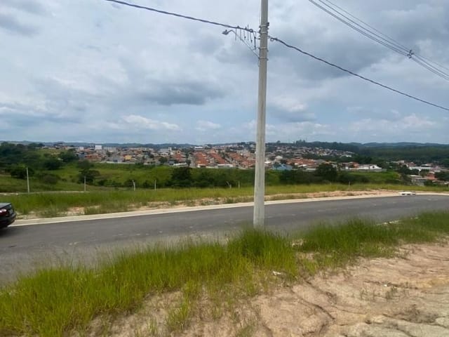 Terreno com 251m², à venda, no bairro Putim em São José dos Campos
