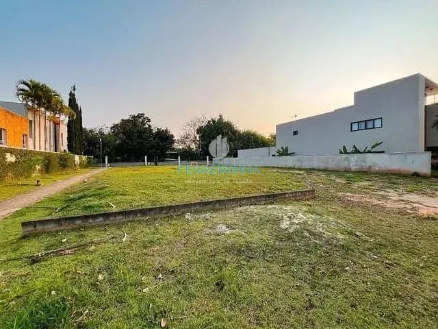 Terreno com 1200m², à venda, no bairro Condomínio Chácara Serimbura em São José dos Campos