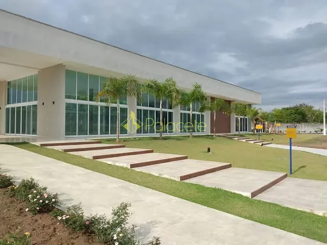 Terreno com 300m², à venda, no bairro Centro em Potim