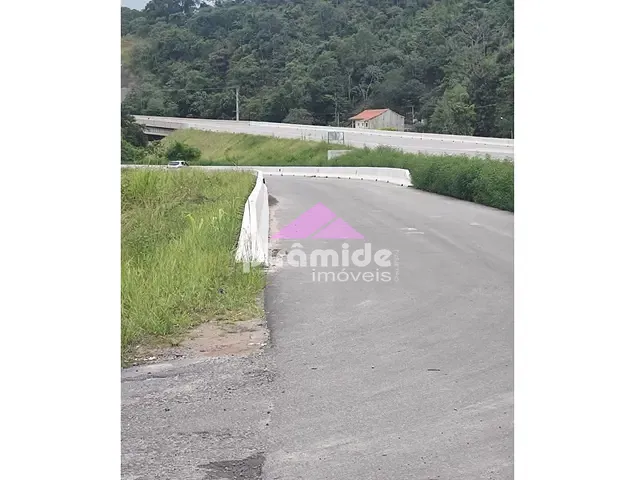 Terreno com 723m², à venda, no bairro Jaraguá em São Sebastião