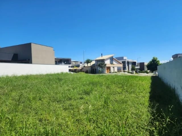 Terreno com 600m², à venda, no bairro Condomínio Residencial Colinas do Paratehy em São José dos Campos