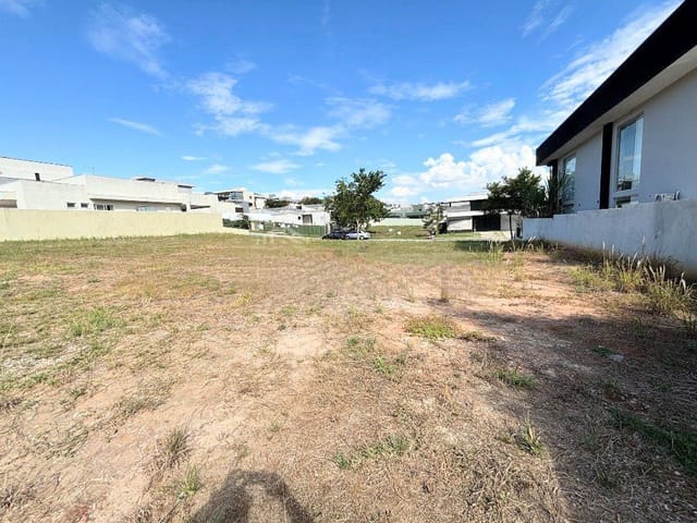 Terreno com 601m², à venda, no bairro Condomínio Residencial Colinas do Paratehy em São José dos Campos