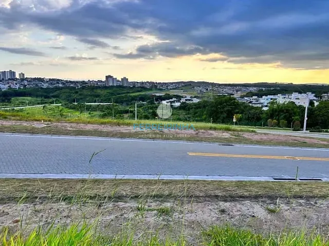 Terreno com 332m², à venda, no bairro Loteamento Terras Alpha São José dos Campos em São José dos Campos