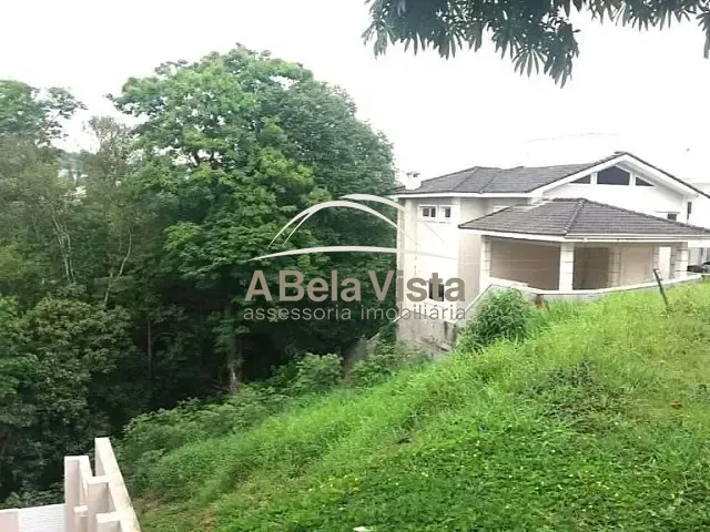 Terreno com 578m², à venda, no bairro Golf Gardens em Carapicuíba