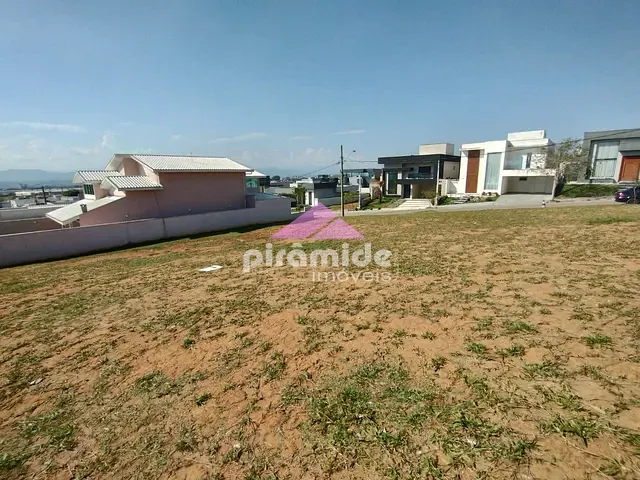 Terreno com 355m², à venda, no bairro Bairro do Grama em Caçapava