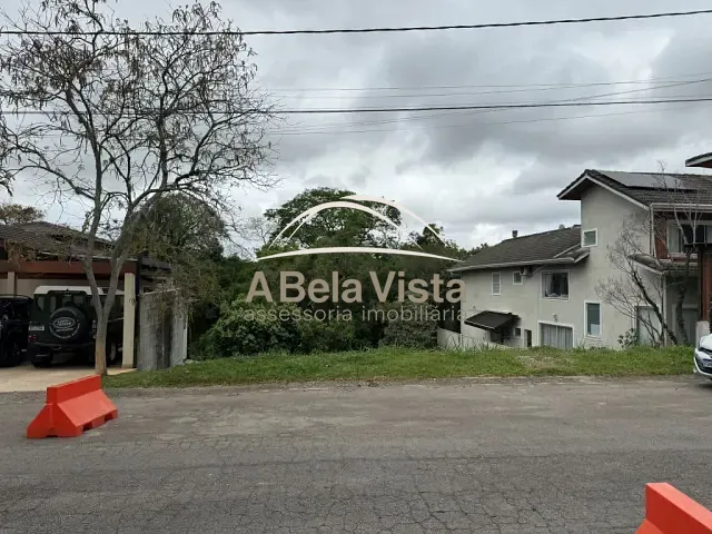 Terreno com 516m², à venda, no bairro Golf Gardens em Carapicuíba