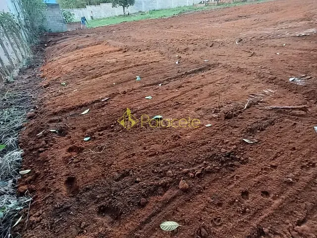 Terreno com 910m², à venda, no bairro Barreiro em Taubaté