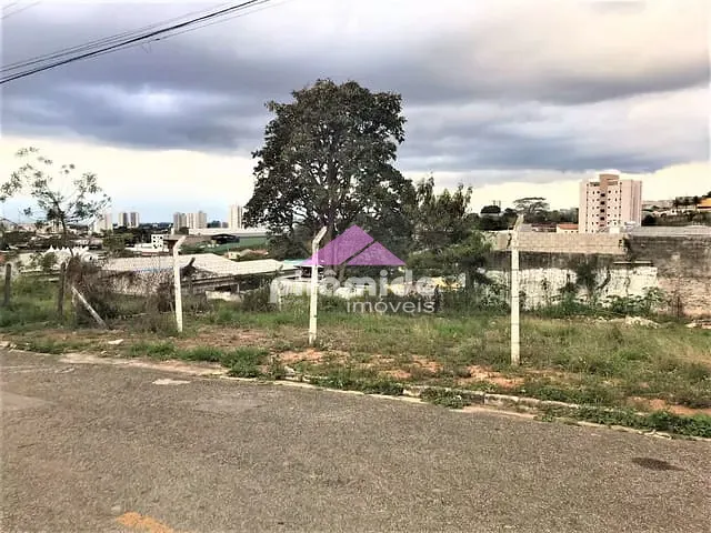 Terreno com 803m², à venda, no bairro Jardim Paulista em Taubaté