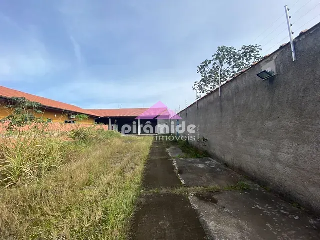 Terreno com 320m², à venda, no bairro Pontal de Santa Marina em Caraguatatuba