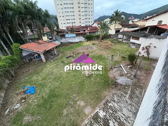 Terreno com 777m², à venda, no bairro Prainha em Caraguatatuba