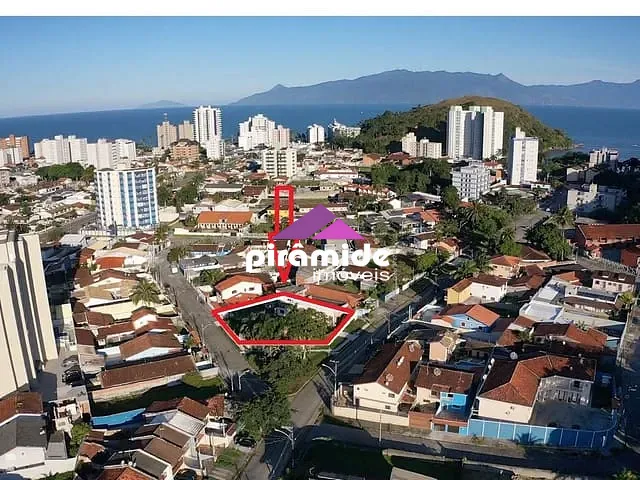 Terreno com 777m², à venda, no bairro Prainha em Caraguatatuba