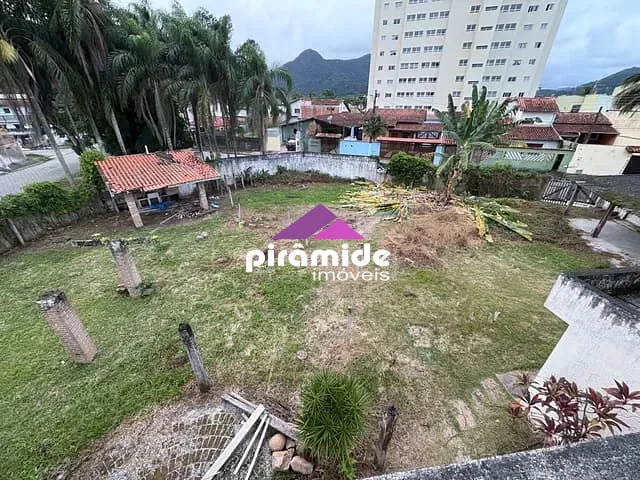 Terreno com 777m², à venda, no bairro Prainha em Caraguatatuba
