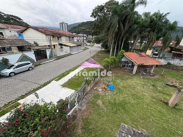 Terreno com 777m², à venda, no bairro Prainha em Caraguatatuba