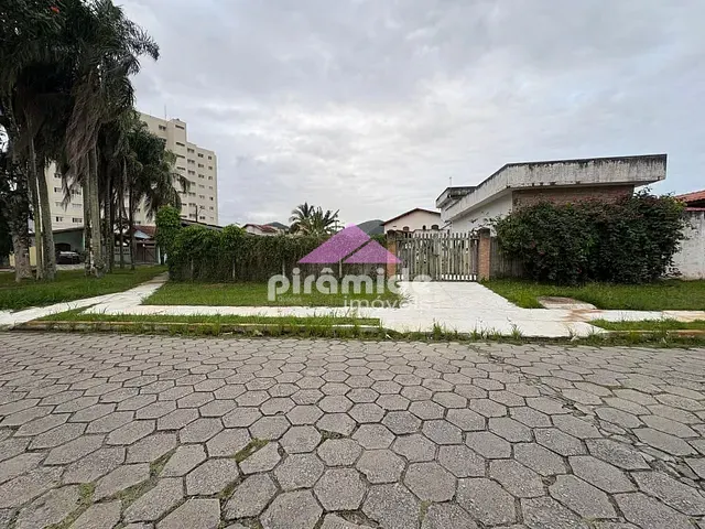 Terreno com 777m², à venda, no bairro Prainha em Caraguatatuba