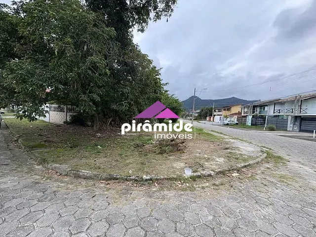 Terreno com 1623m², à venda, no bairro Martim de Sá em Caraguatatuba