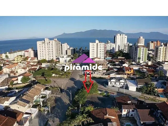 Terreno com 1623m², à venda, no bairro Martim de Sá em Caraguatatuba
