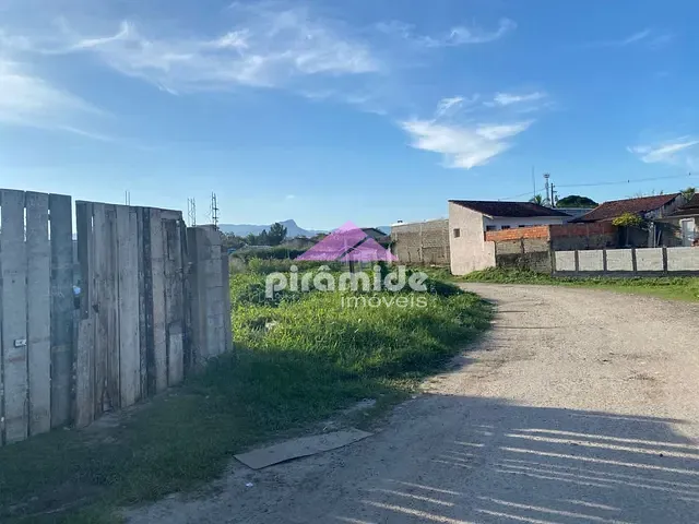 Terreno com 330m², à venda, no bairro Morro do Algodão em Caraguatatuba