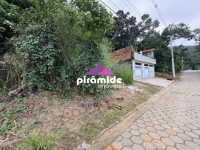 Terreno com 360m², à venda, no bairro Cocanha em Caraguatatuba