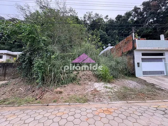 Terreno com 360m², à venda, no bairro Cocanha em Caraguatatuba