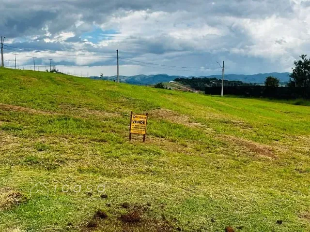Terreno com 360m², à venda, no bairro Residencial Colinas. em Caçapava