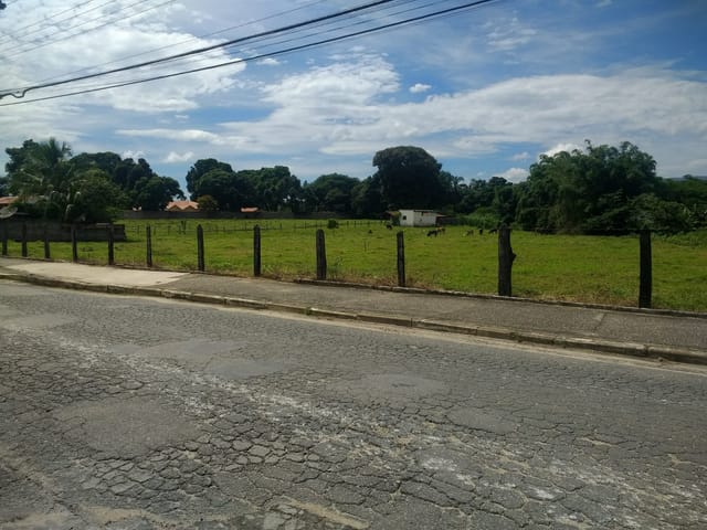 Terreno com 300m², à venda, no bairro Loteamento João Tamborindeguy Fernandes em Pindamonhangaba