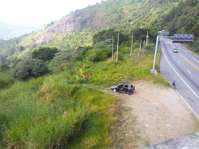 Terreno com 1300m², à venda, no bairro Alto do Piracuama em Pindamonhangaba