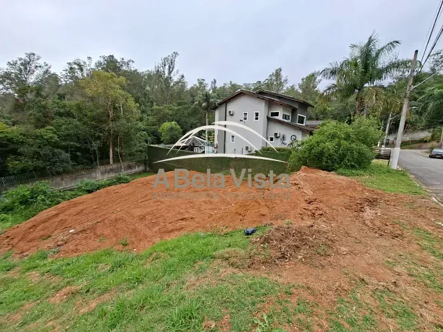 Terreno com 662m², à venda, no bairro Jardim Indaiá em Embu das Artes