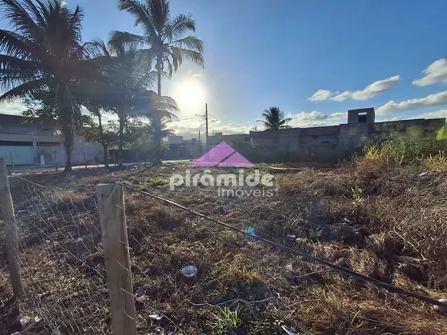 Terreno com 341m², à venda, no bairro Golfinhos em Caraguatatuba