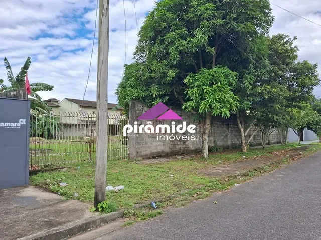 Terreno com 900m², para alugar, no bairro Parque Balneário Poiares em Caraguatatuba