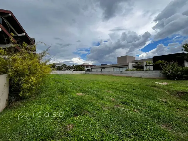 Terreno com 1200m², à venda, no bairro Condomínio Chácara Serimbura em São José dos Campos