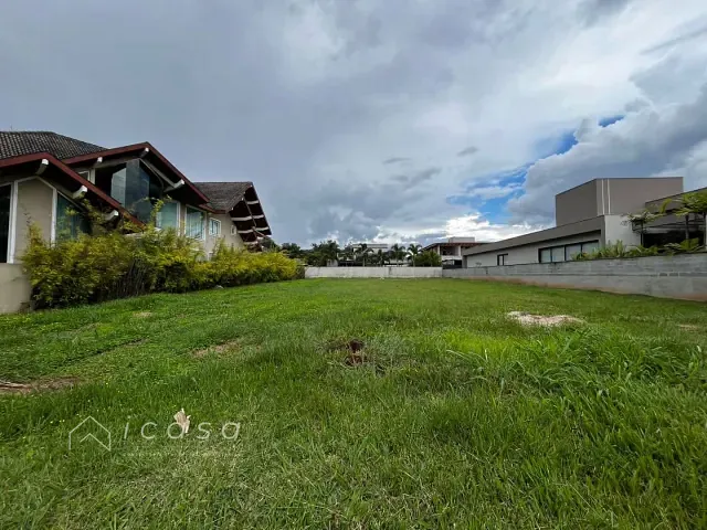 Terreno com 1200m², à venda, no bairro Condomínio Chácara Serimbura em São José dos Campos