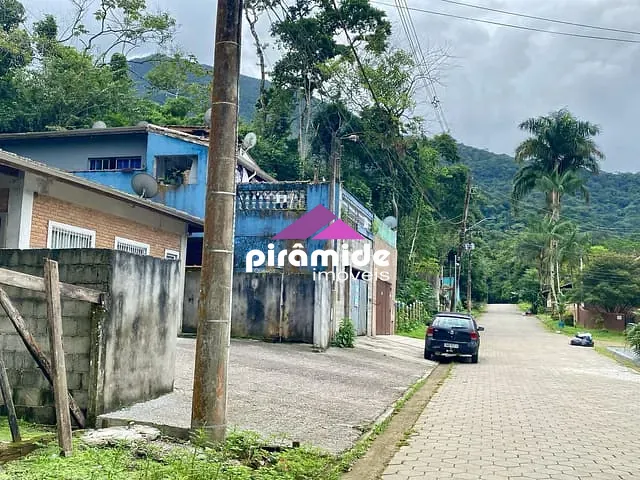 Terreno com 303m², à venda, no bairro Verde Mar em Caraguatatuba