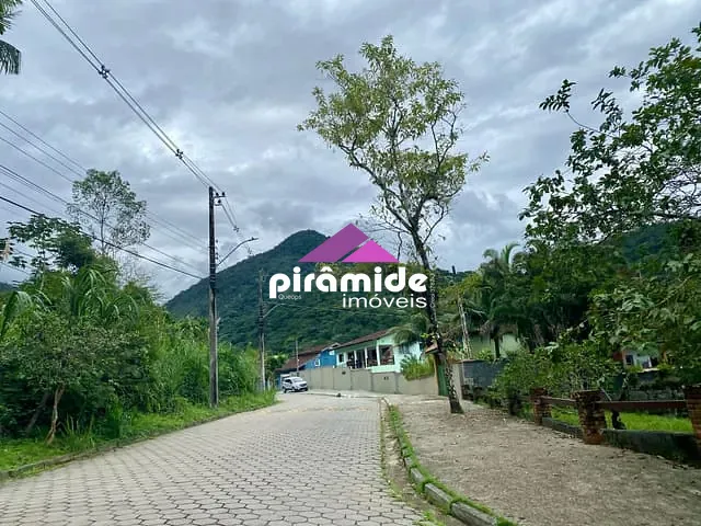 Terreno com 303m², à venda, no bairro Verde Mar em Caraguatatuba